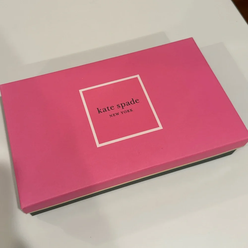 Kate Spade Two-Tone Gray and White Wallet - Picture 7 of 7